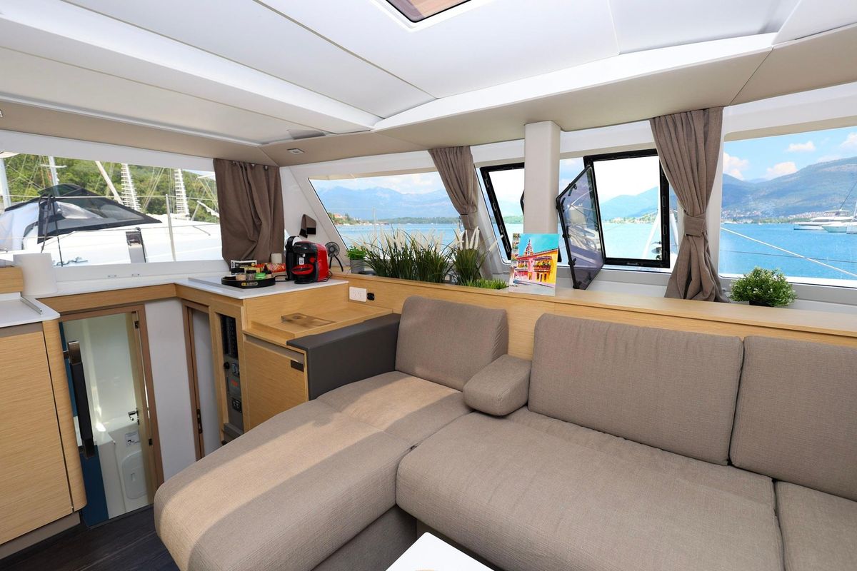 2023 Fountaine Pajot Isla 40