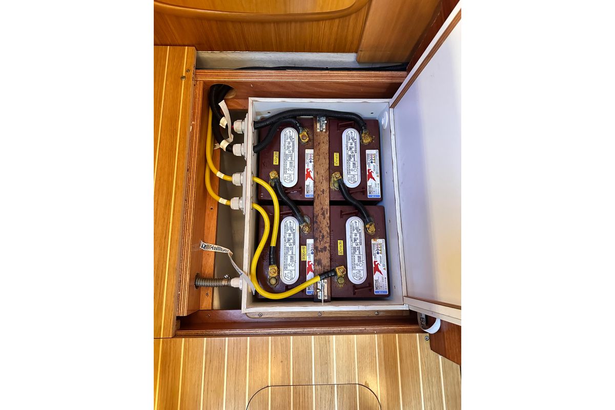 2019 Hallberg-Rassy 44