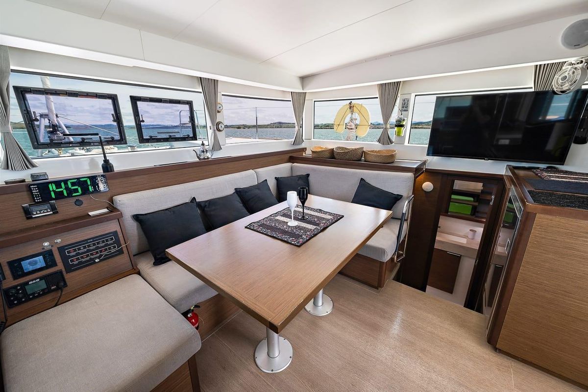 2021 Lagoon 40