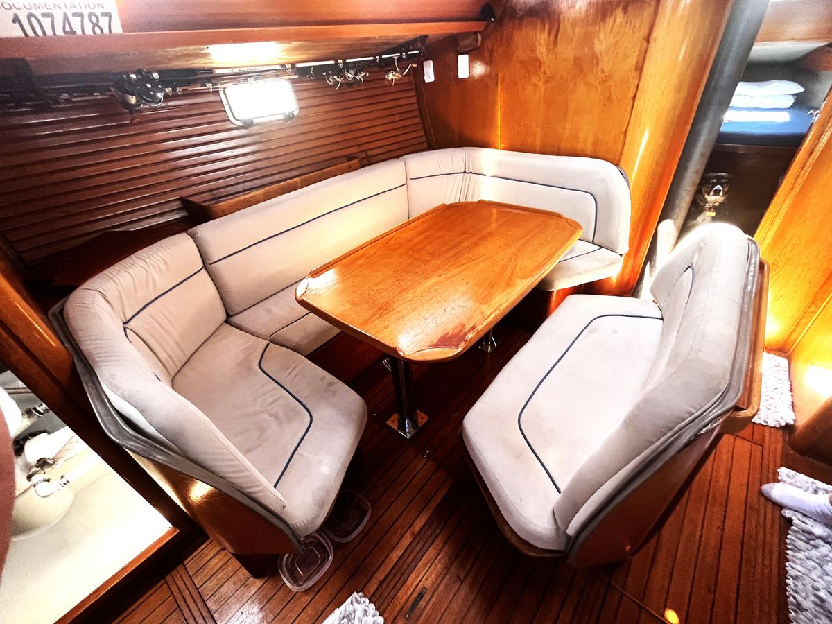 1990 Jeanneau Sun Magic 44