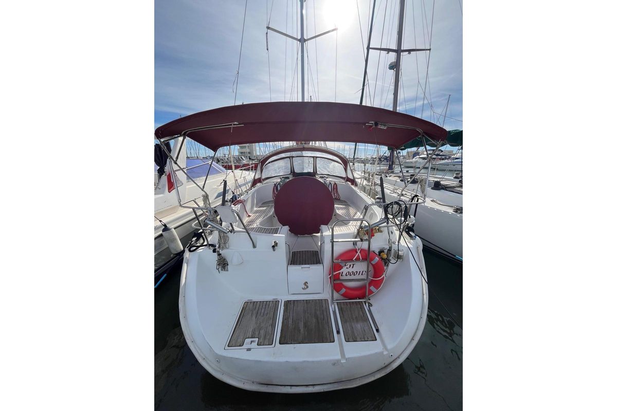 2002 Beneteau Oceanis Clipper 411
