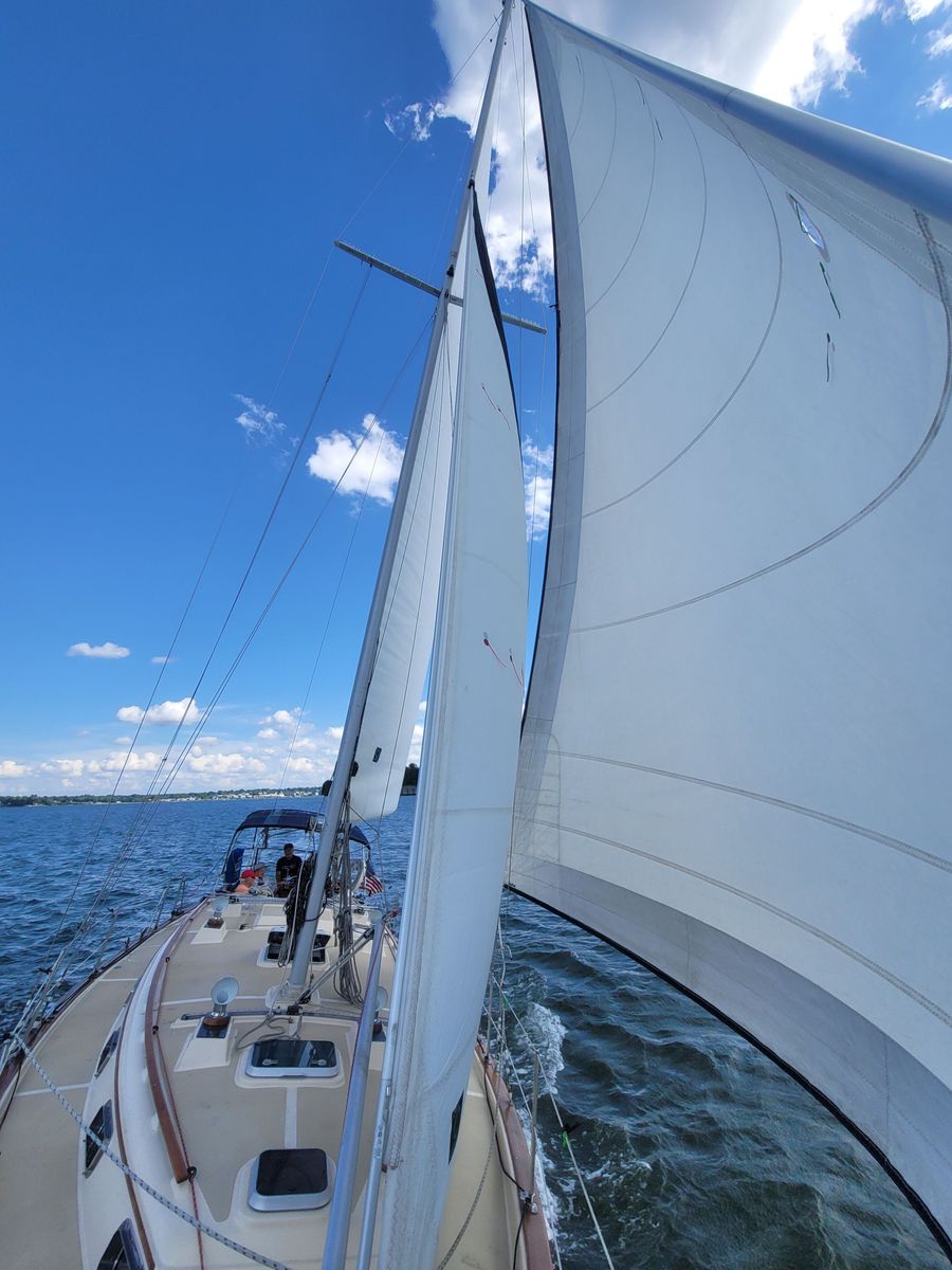 1989 Island Packet 38