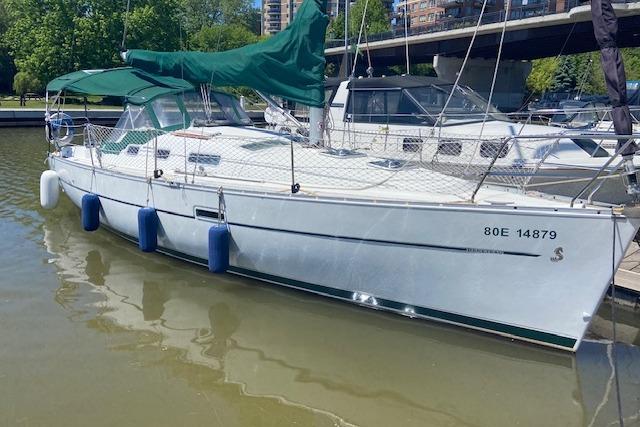 2005 Beneteau 323 for sale in Oakville, Ontario, Canada