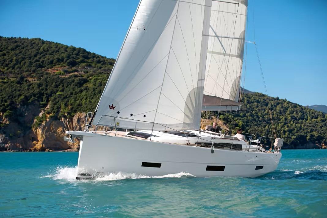 2022 Dufour 390 GL for sale in Golfe Juan, Alpes-Maritimes, France