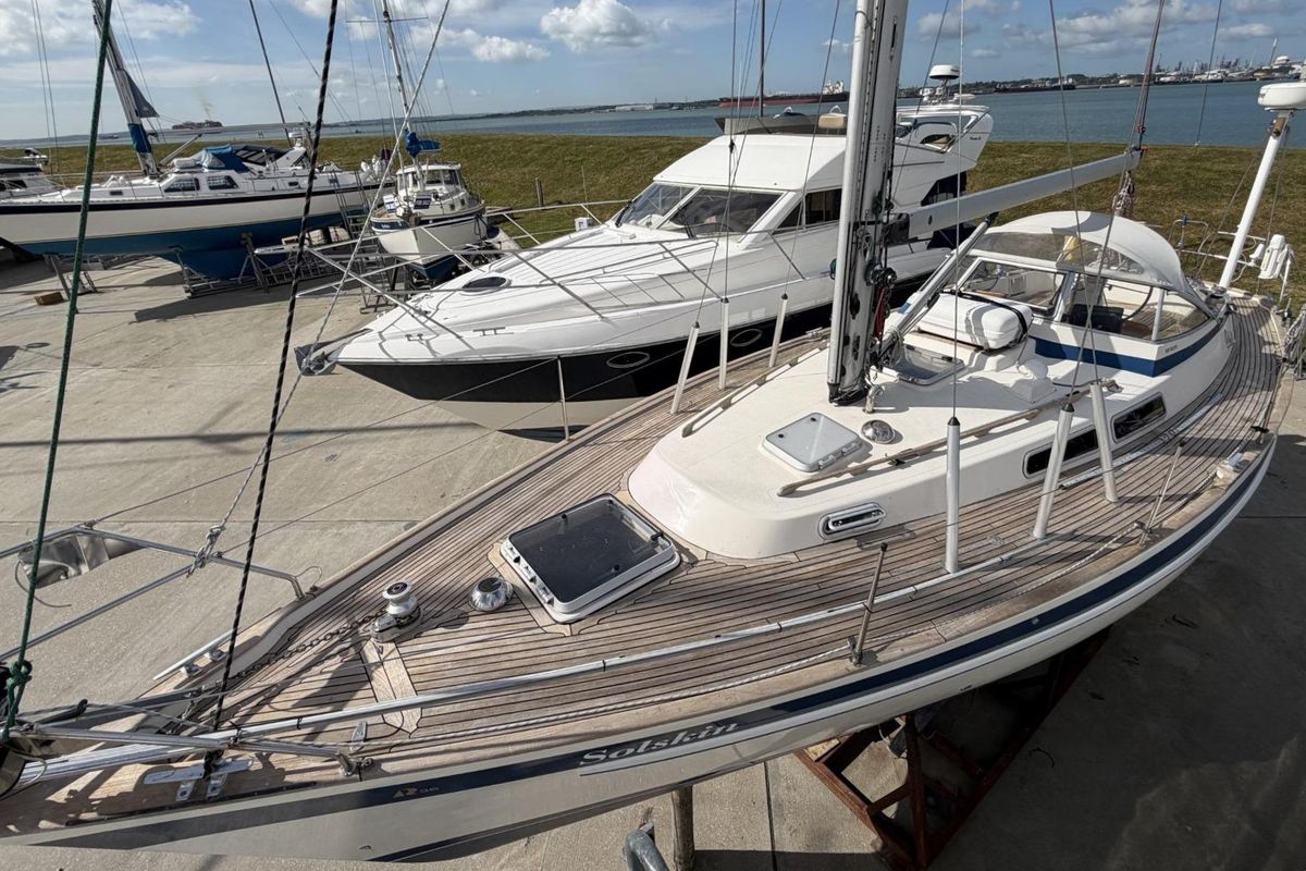 1992 Hallberg-Rassy 36