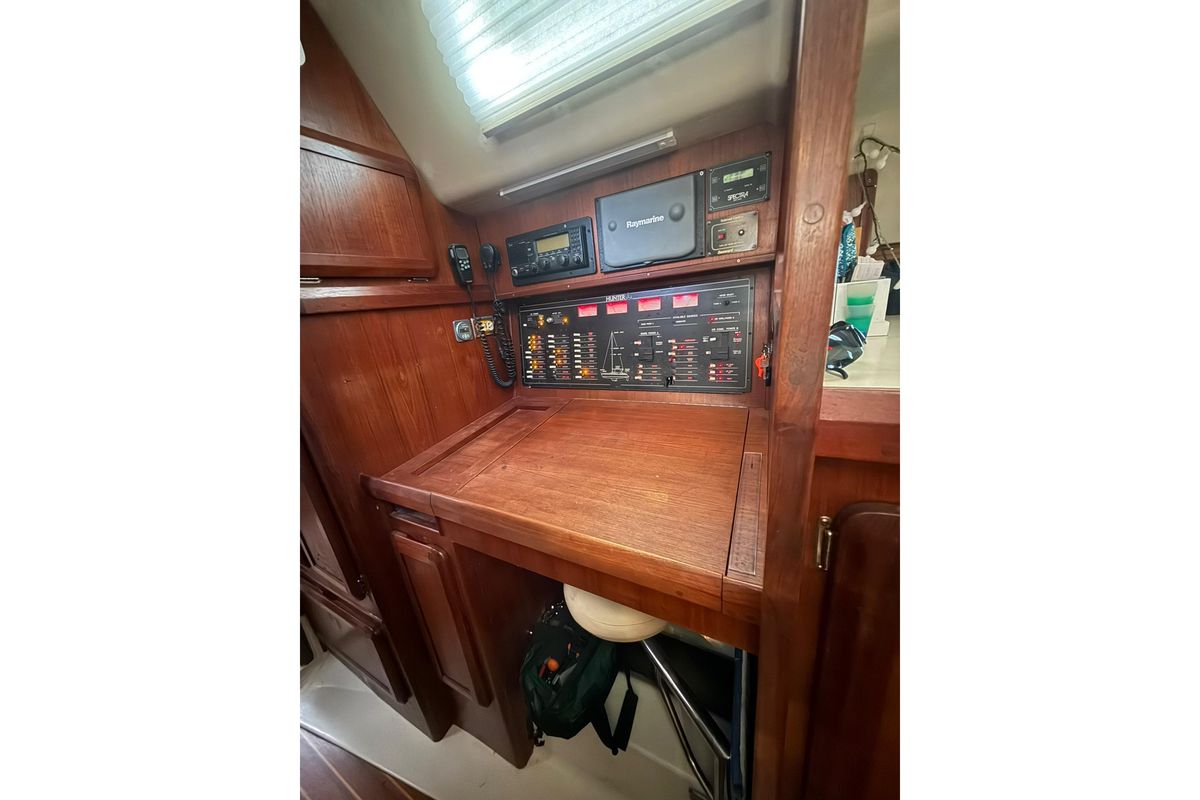 1996 Hunter Passage 42