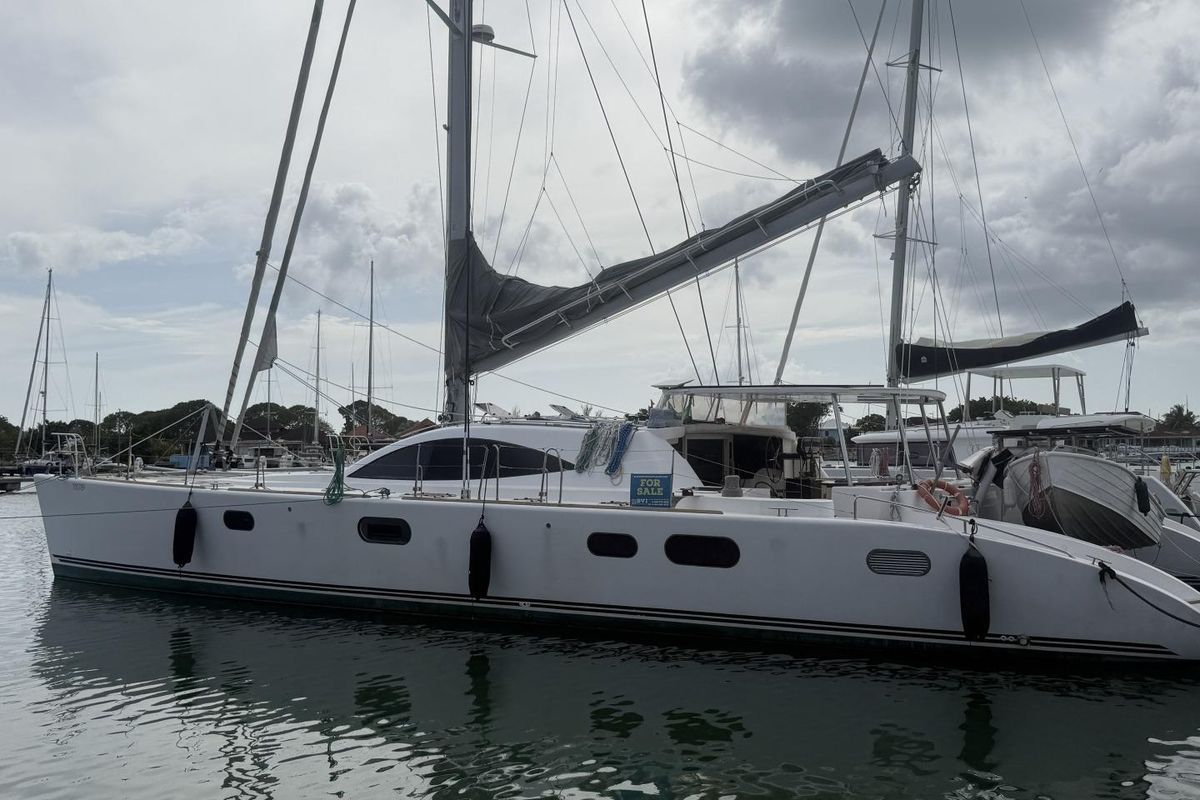 2015 Prout 72