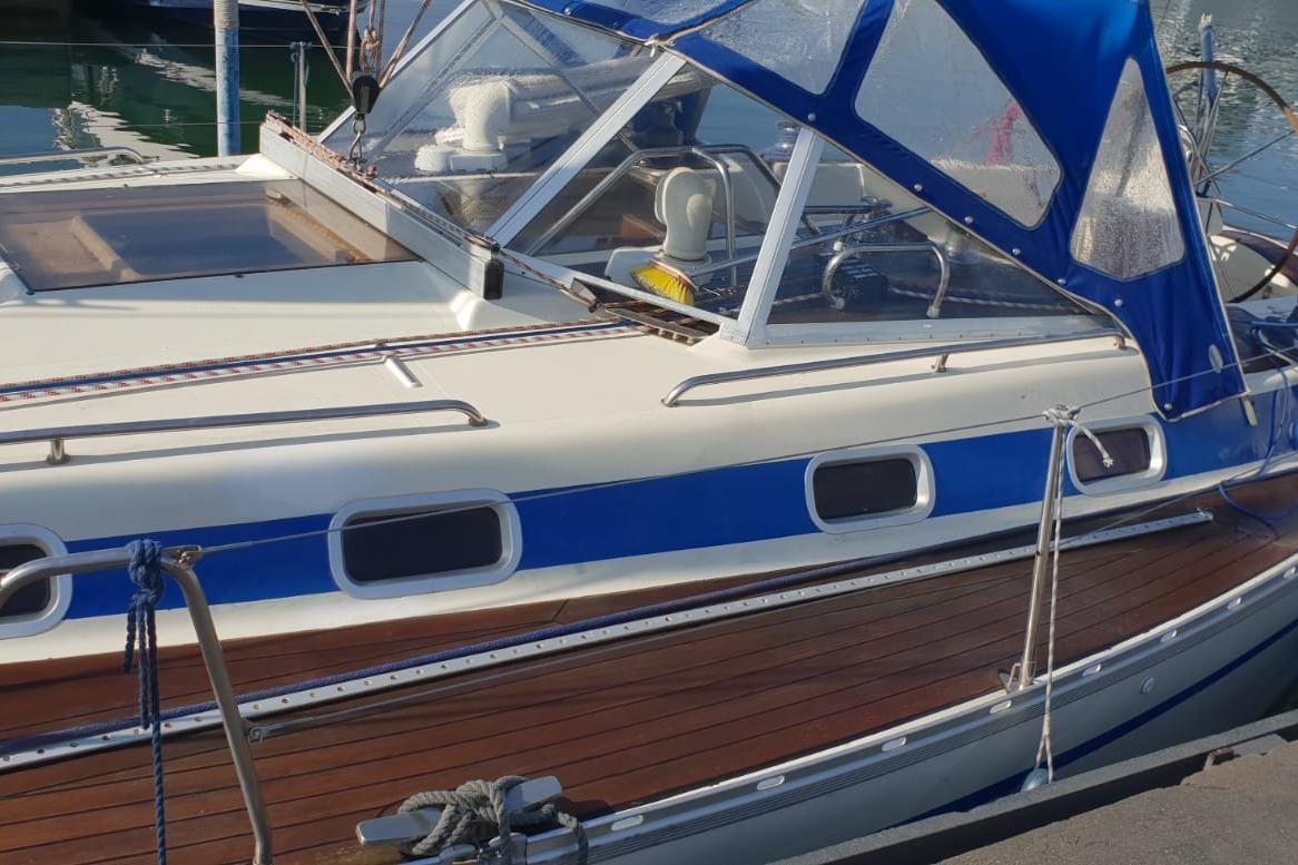 1997 Bavaria 390 Lagoon