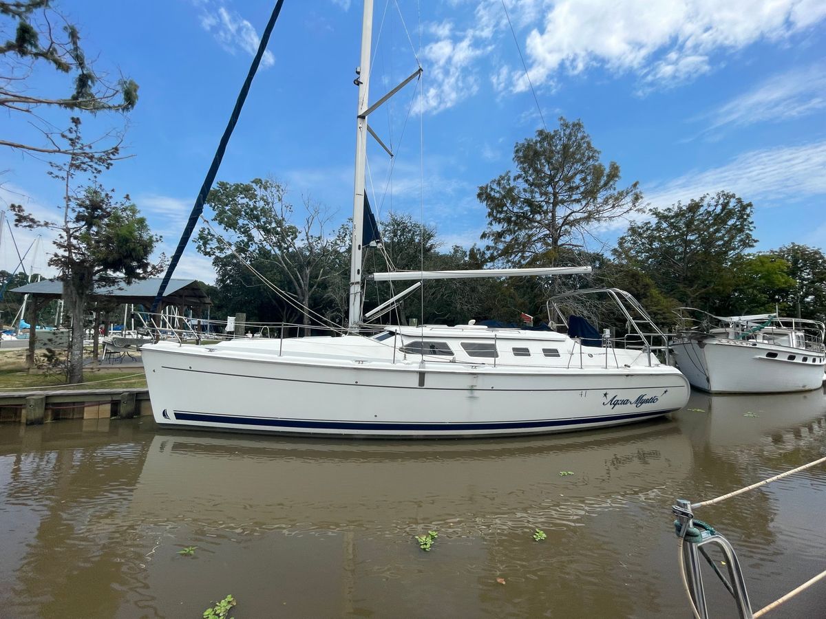 2007 Hunter 41 Deck Salon