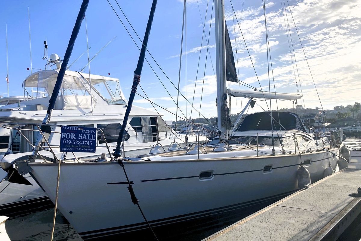 2008 Oyster 56 Deck Saloon
