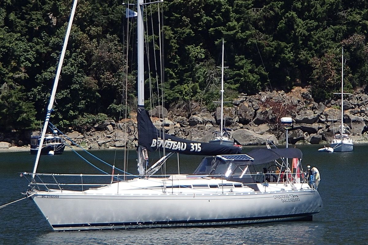 1985 Beneteau First 375