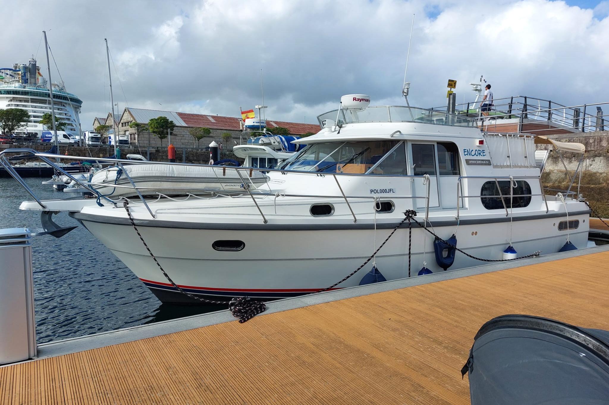 1996 Nimbus 37 Trawler