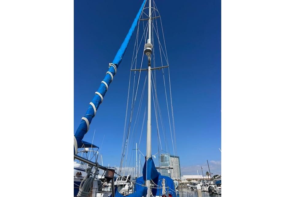 1987 Tayana Vancouver 42