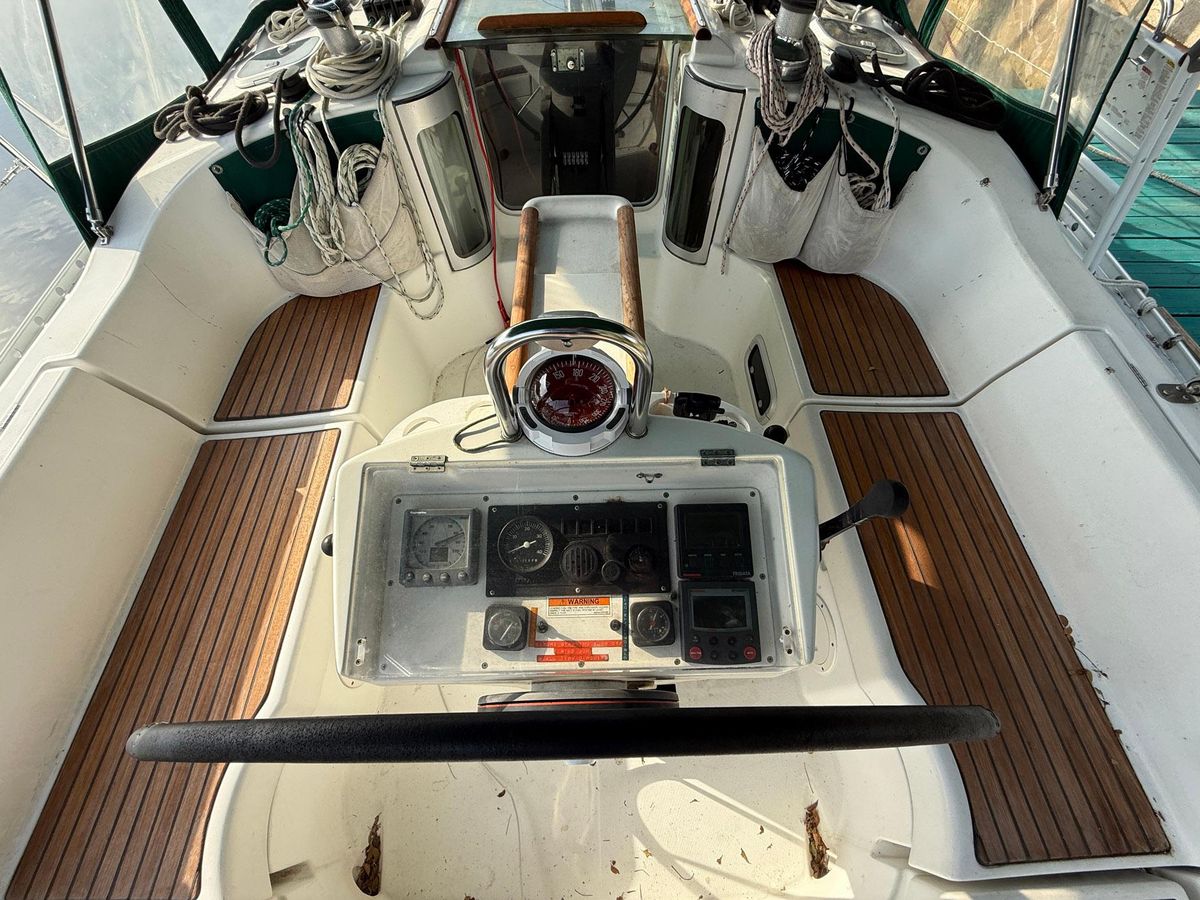 1998 Beneteau Oceanis 352