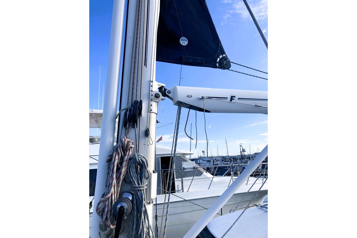 2008 Oyster 56 Deck Saloon