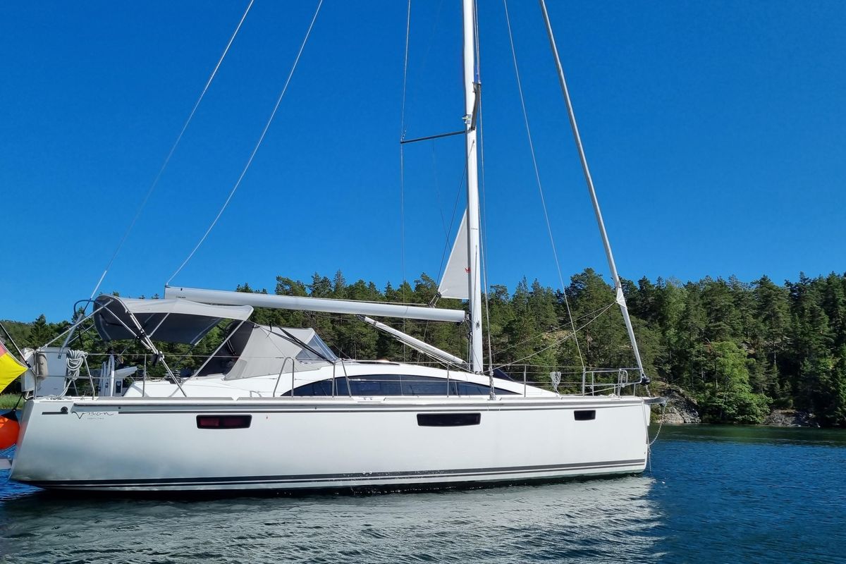 2021 Bavaria Vision 42