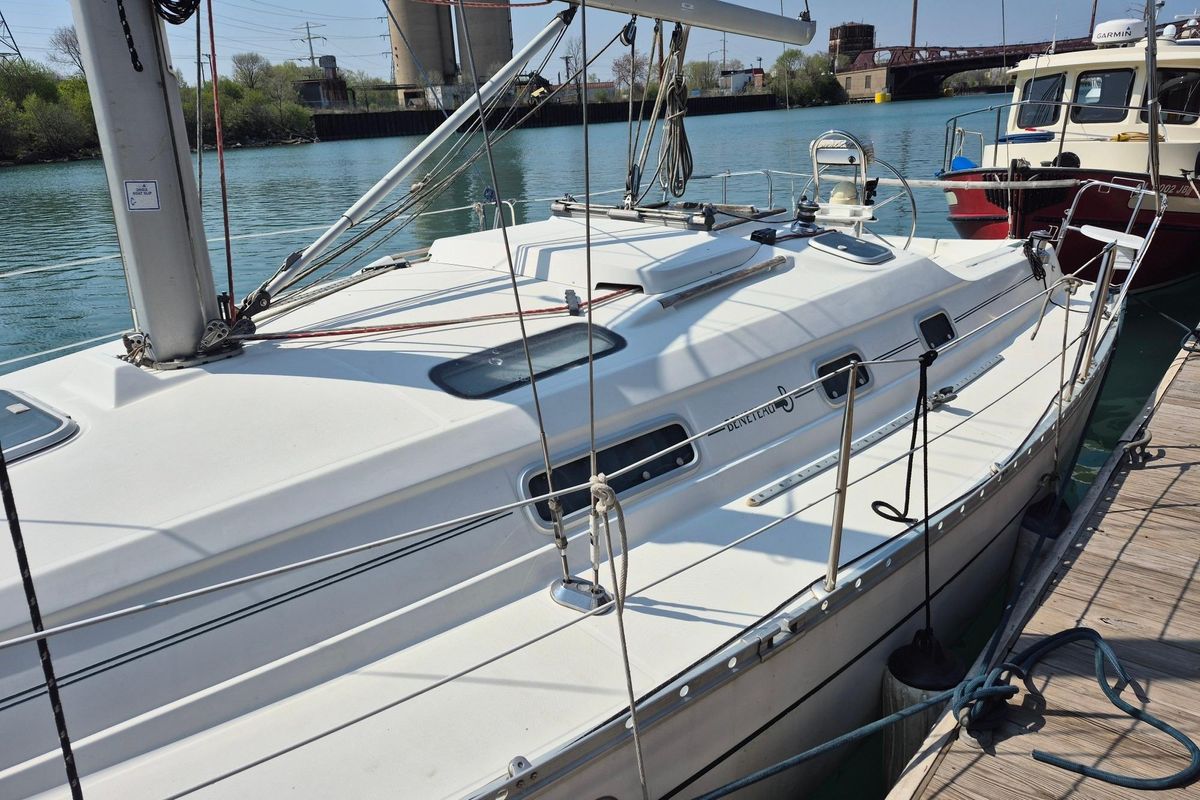 1997 Beneteau Oceanis 321 Boats
