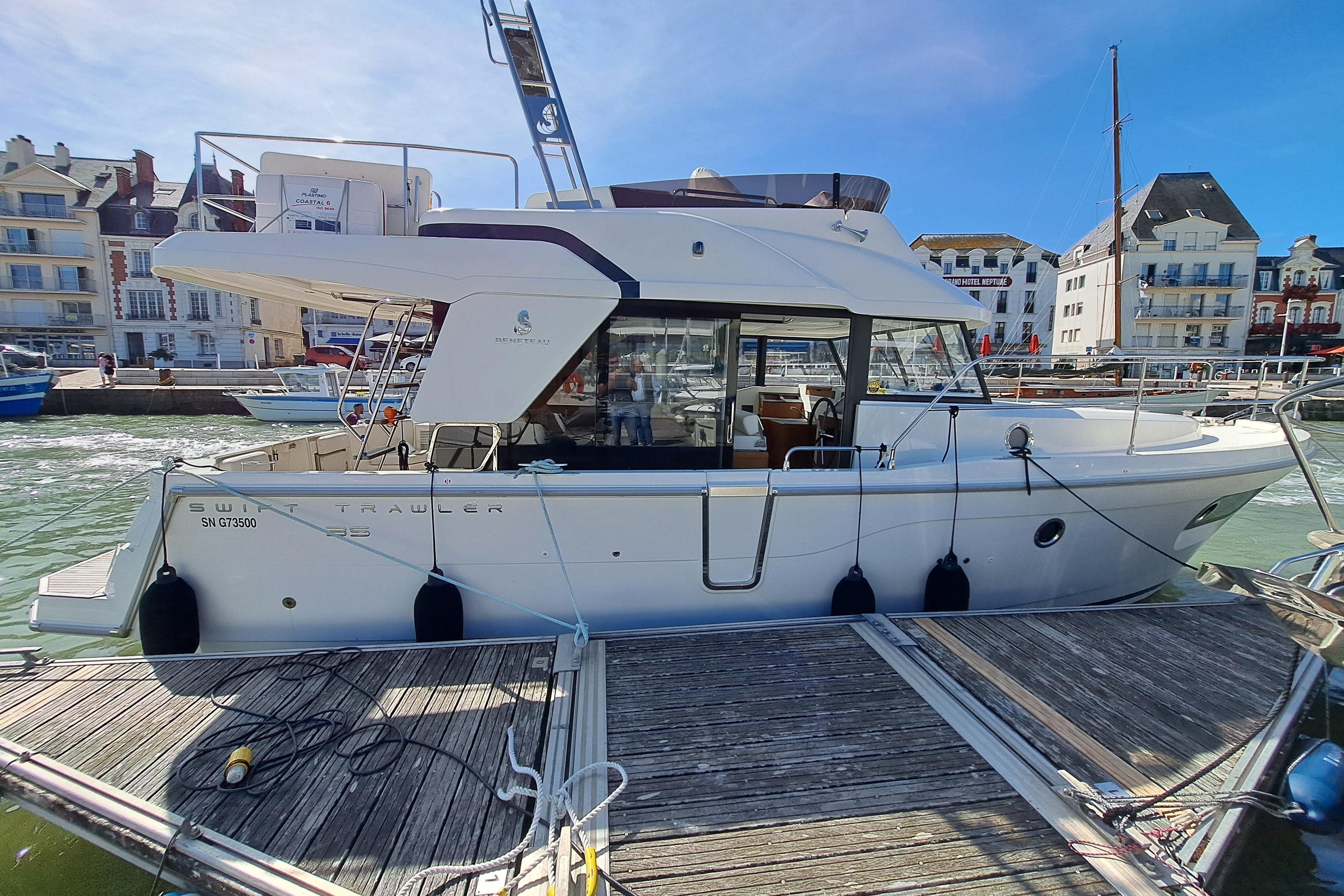 2024 Beneteau Swift Trawler 35 for sale in Pornic, Loire-Atlantique, France