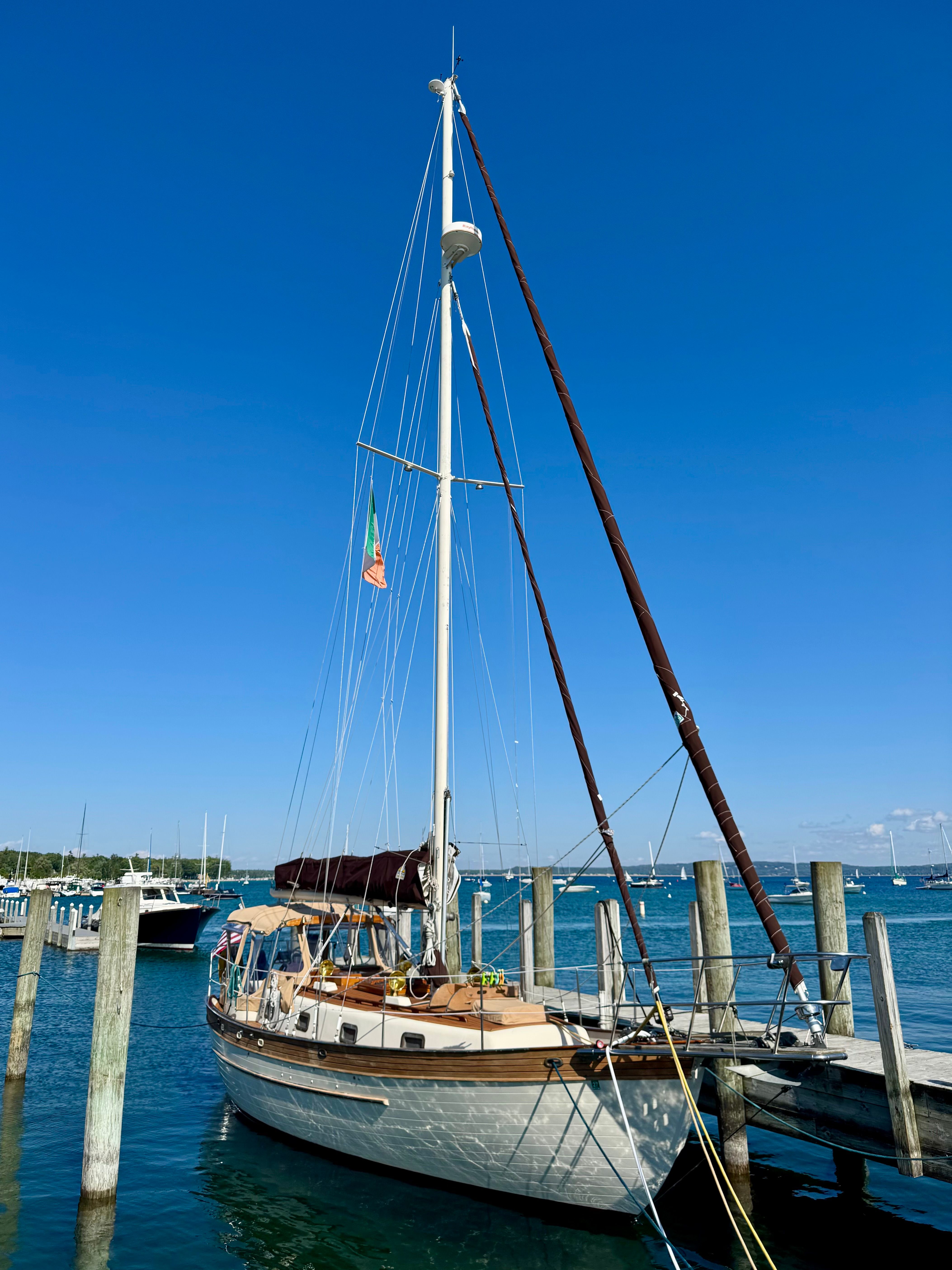 1986 Young Sun 35 Cutter Boats
