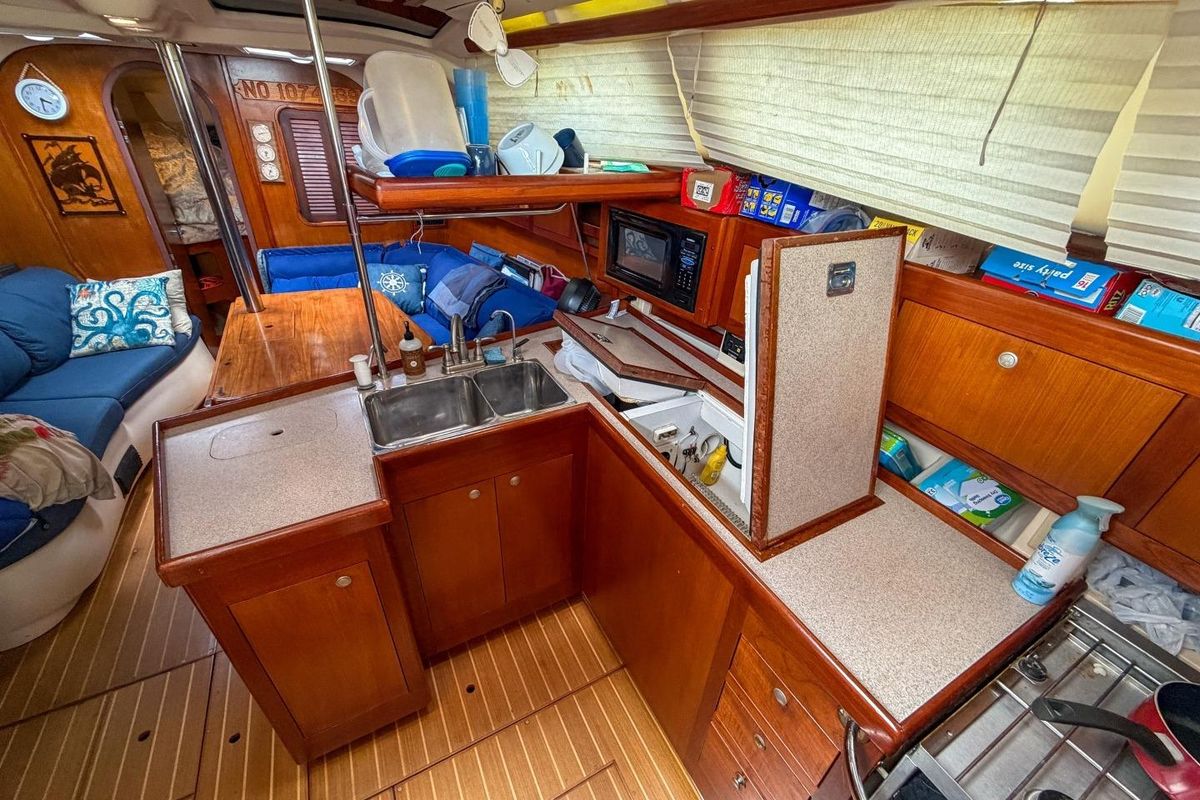 1999 Hunter 380