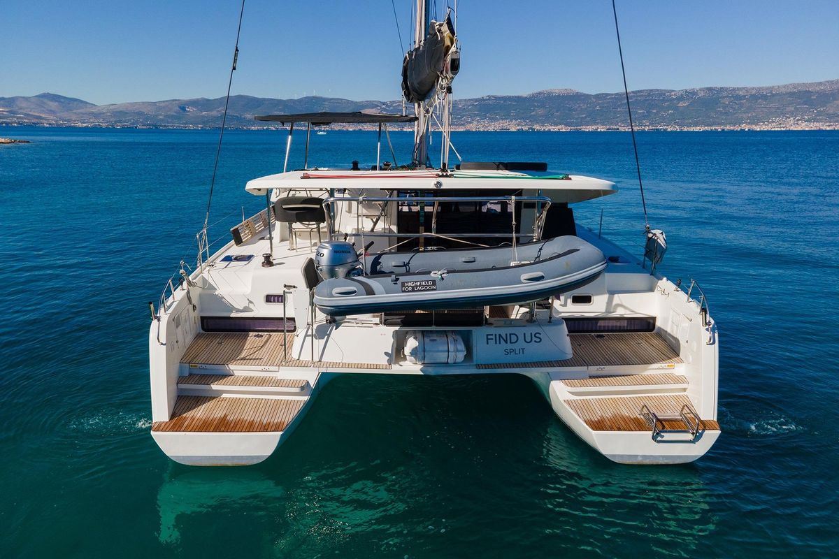 2021 Lagoon 42
