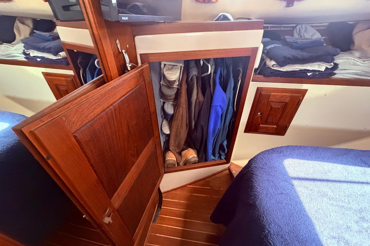 1985 Lancer Yachts 40 Motorsailer
