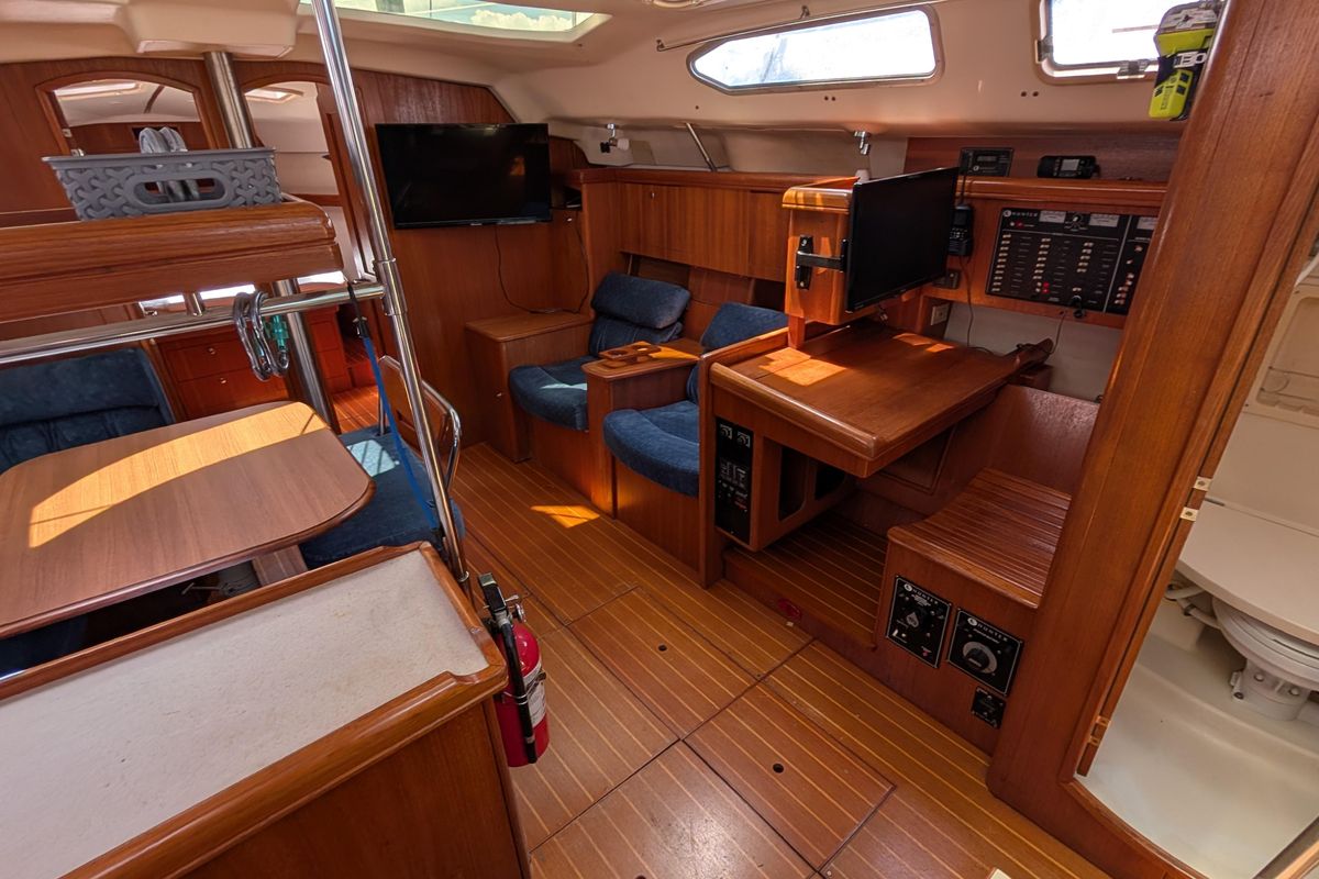 2003 Hunter 466