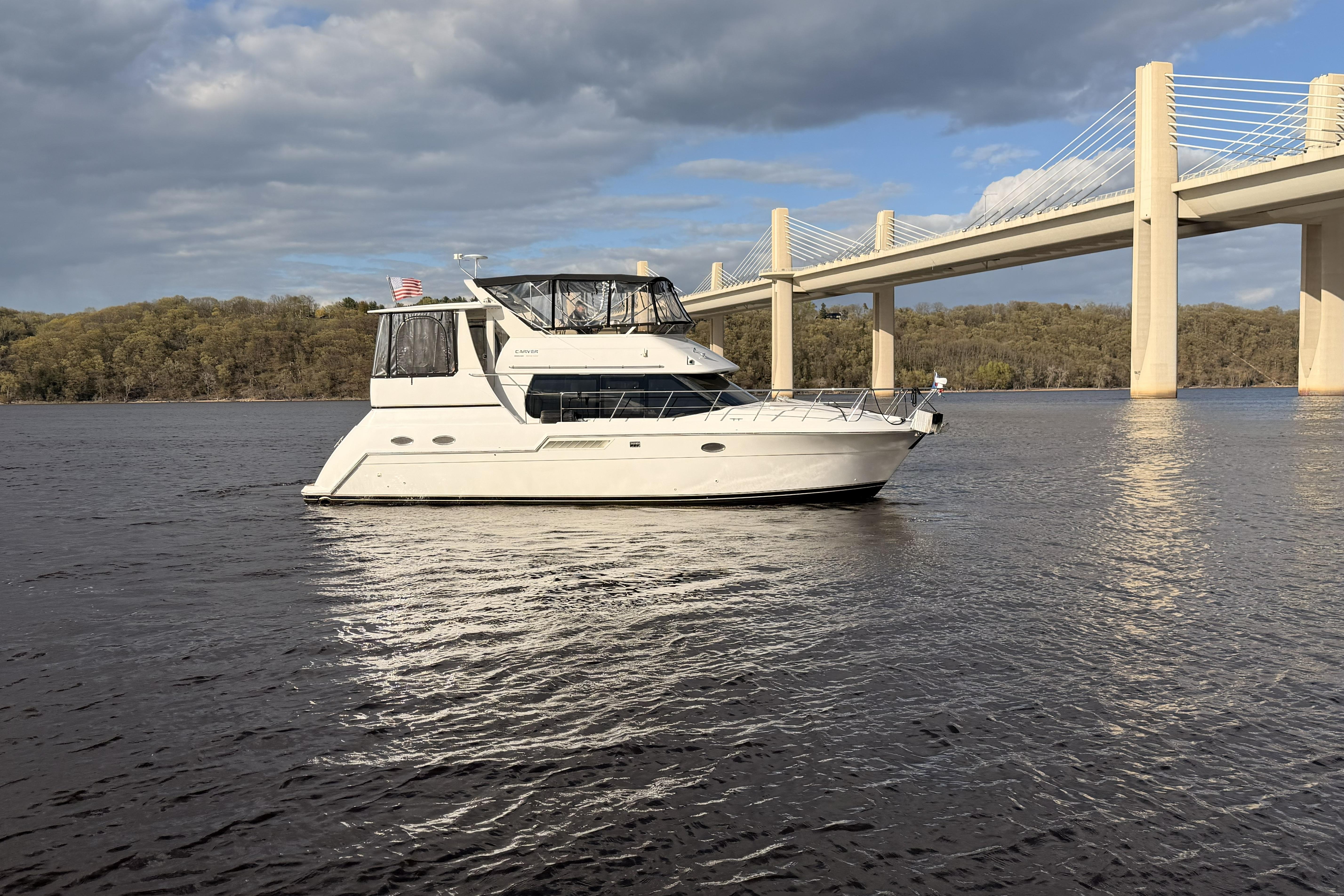 2000 Carver 406 Aft Cabin Motor for sale in Stillwater, Minnesota