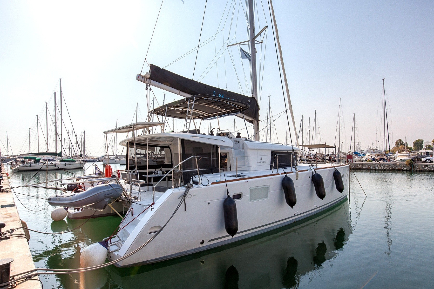 2019 Lagoon 450 F for sale in Alimos, Greece