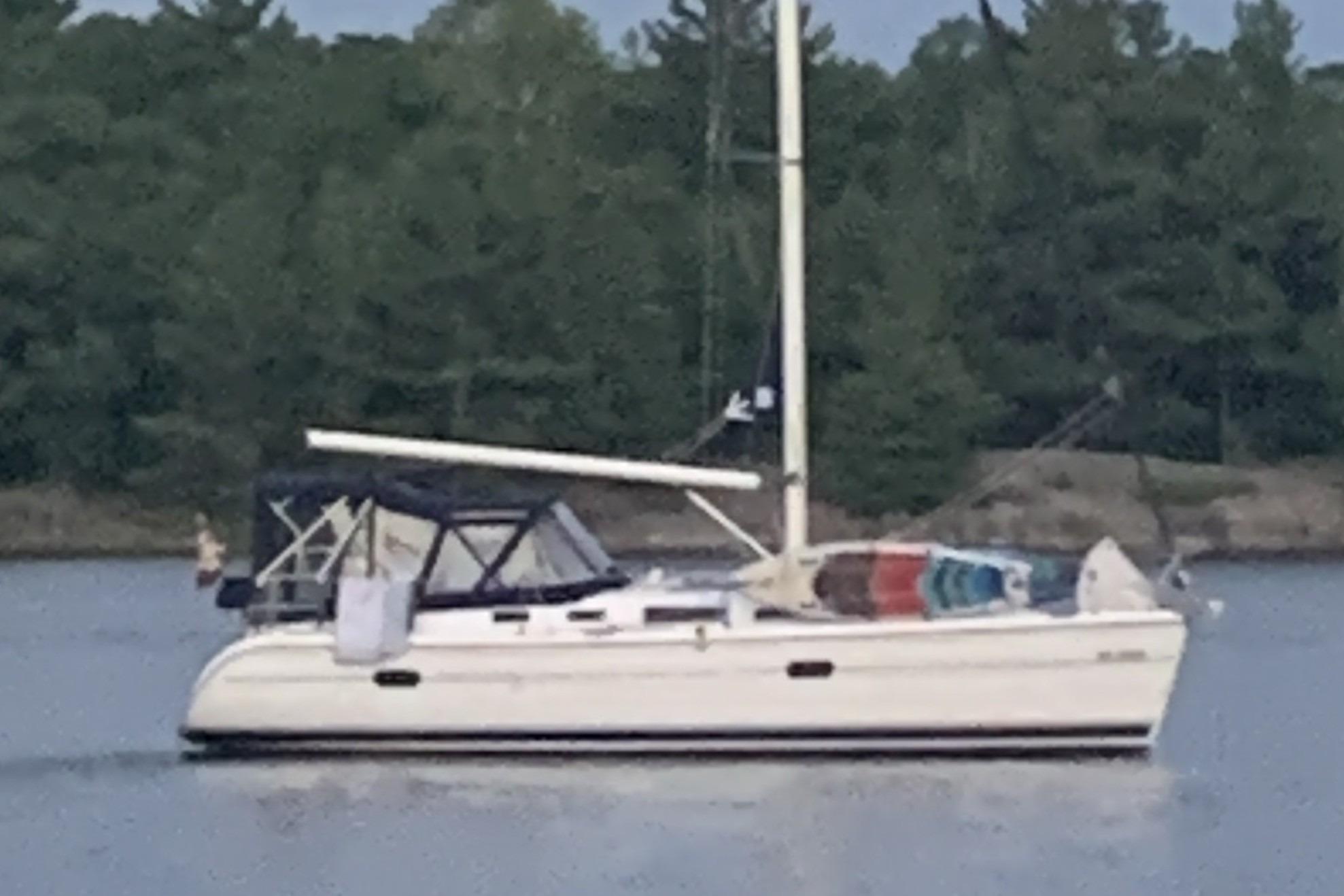2005 Hunter 36