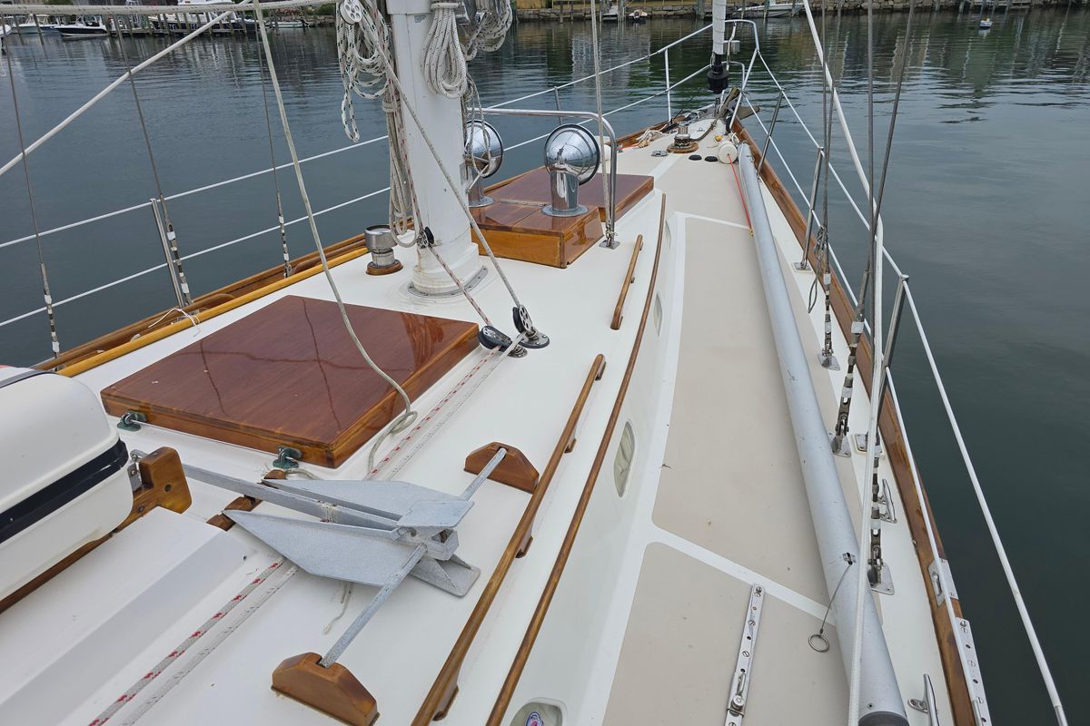 1984 Hinckley Sou'Wester 42