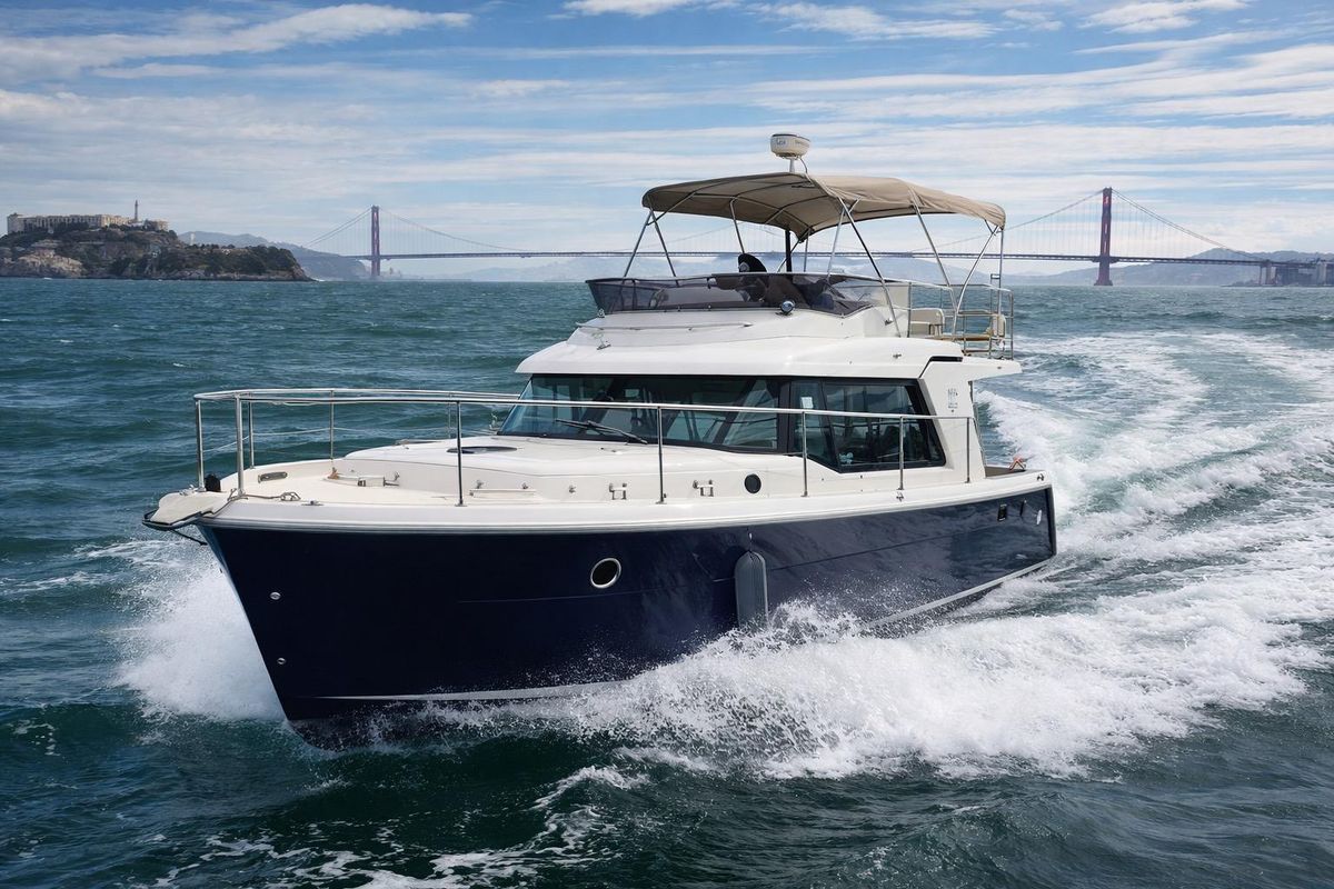 2016 Beneteau Swift Trawler 30