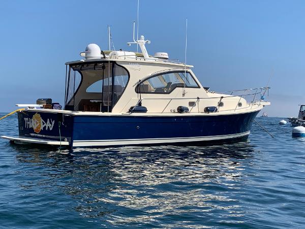 2005 Mainship Pilot 34 Sedan for sale in Oxnard, California