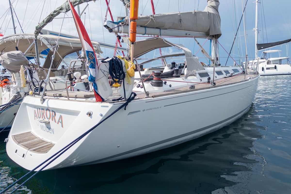 2005 Grand Soleil 45