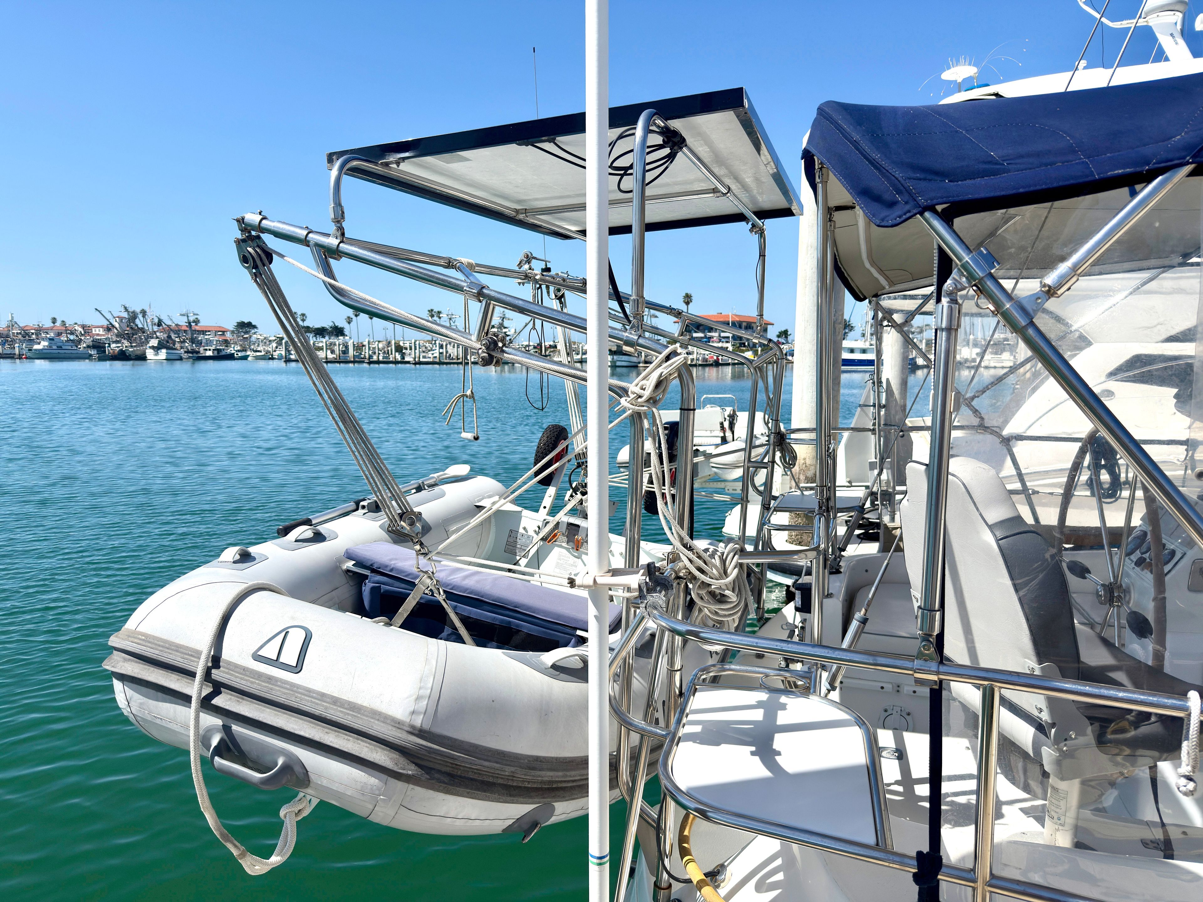 2005 Catalina 387