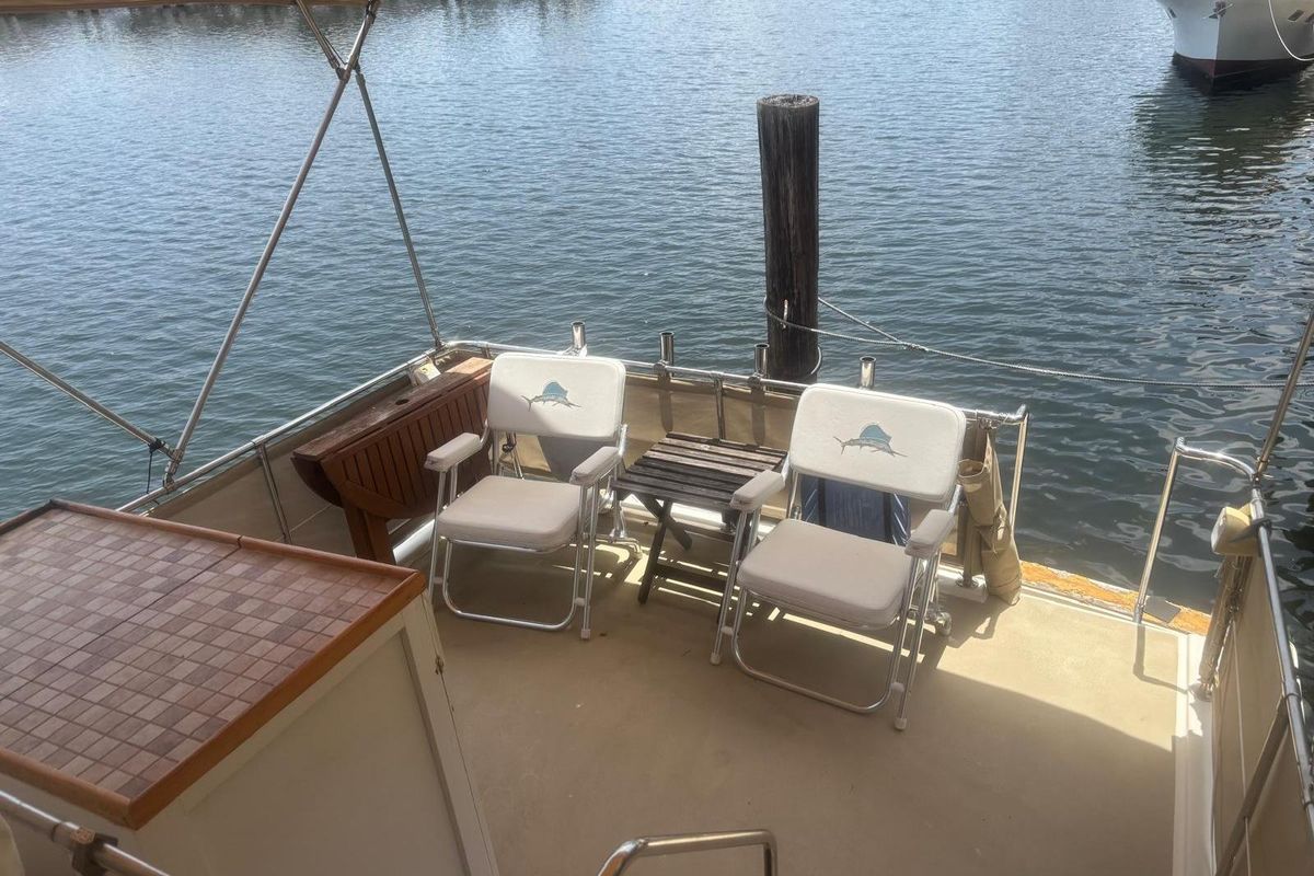 1980 Chris-Craft 380 Corinthian