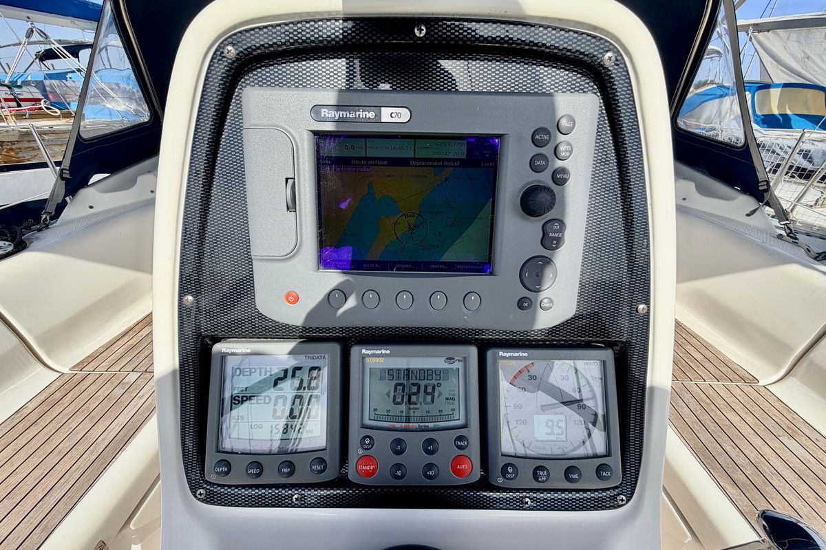 2006 Bavaria Cruiser 37
