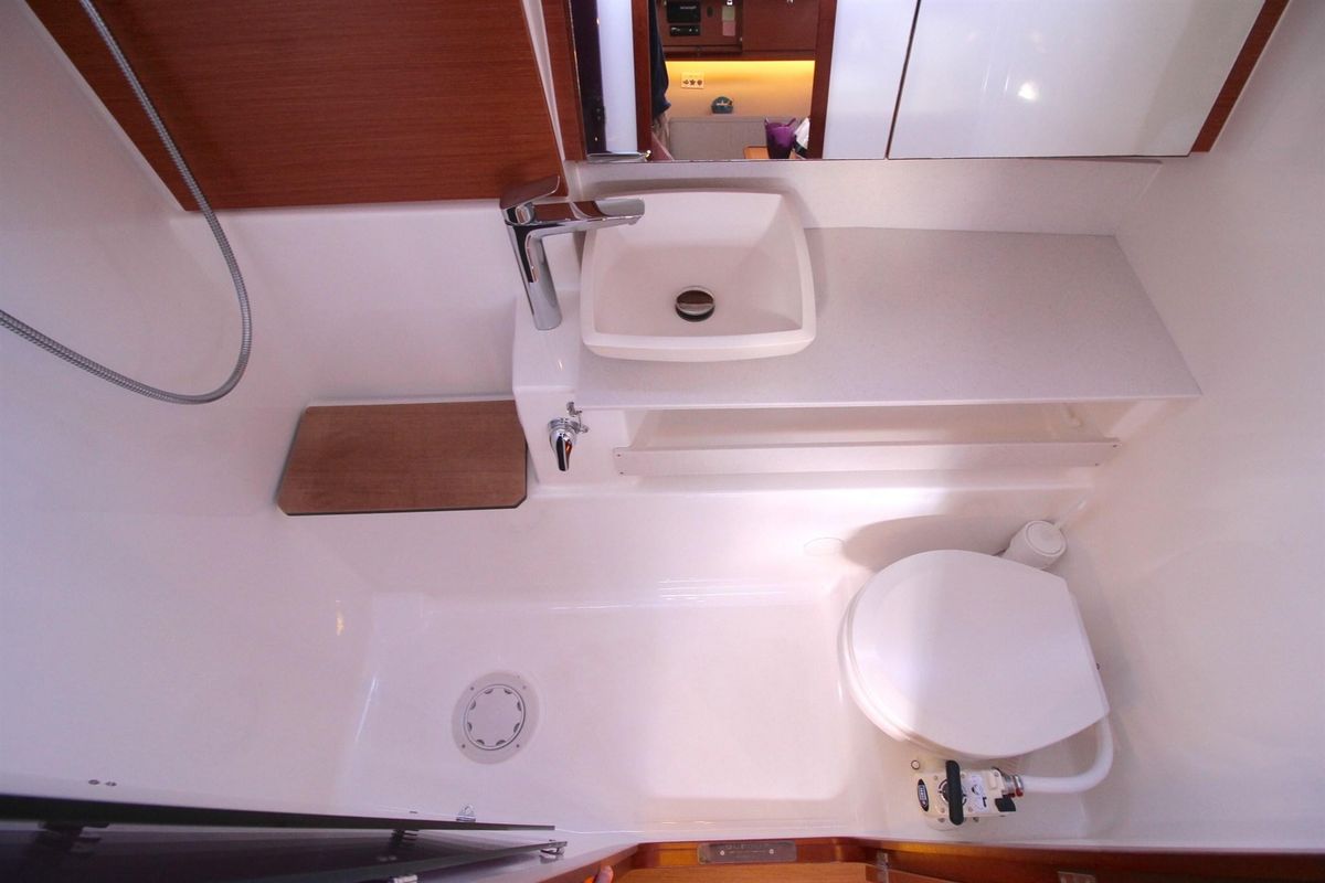 2019 Dufour 430 Grand Large