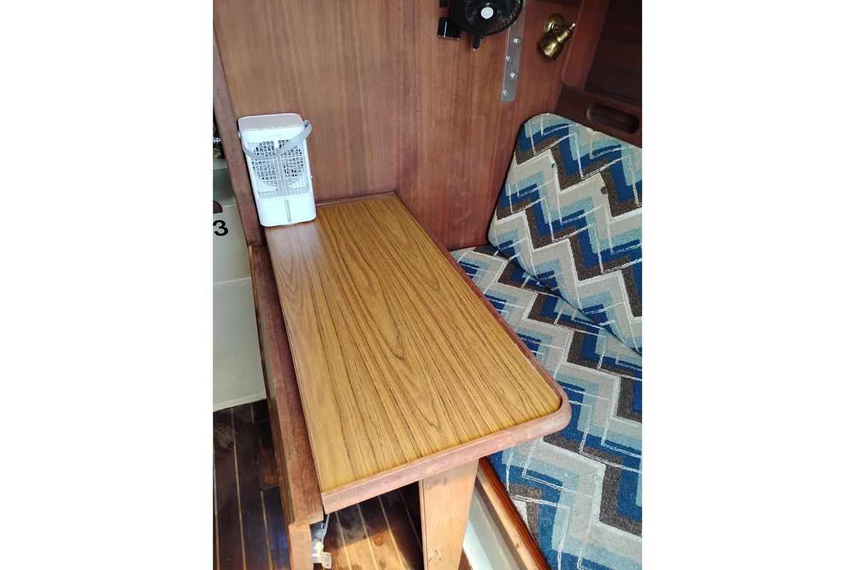 1982 Ericson 25+