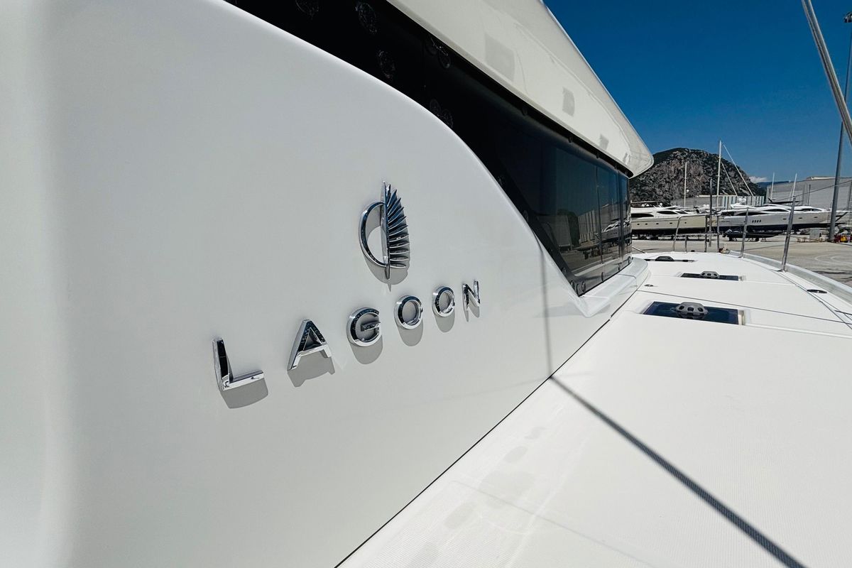 2022 Lagoon 46