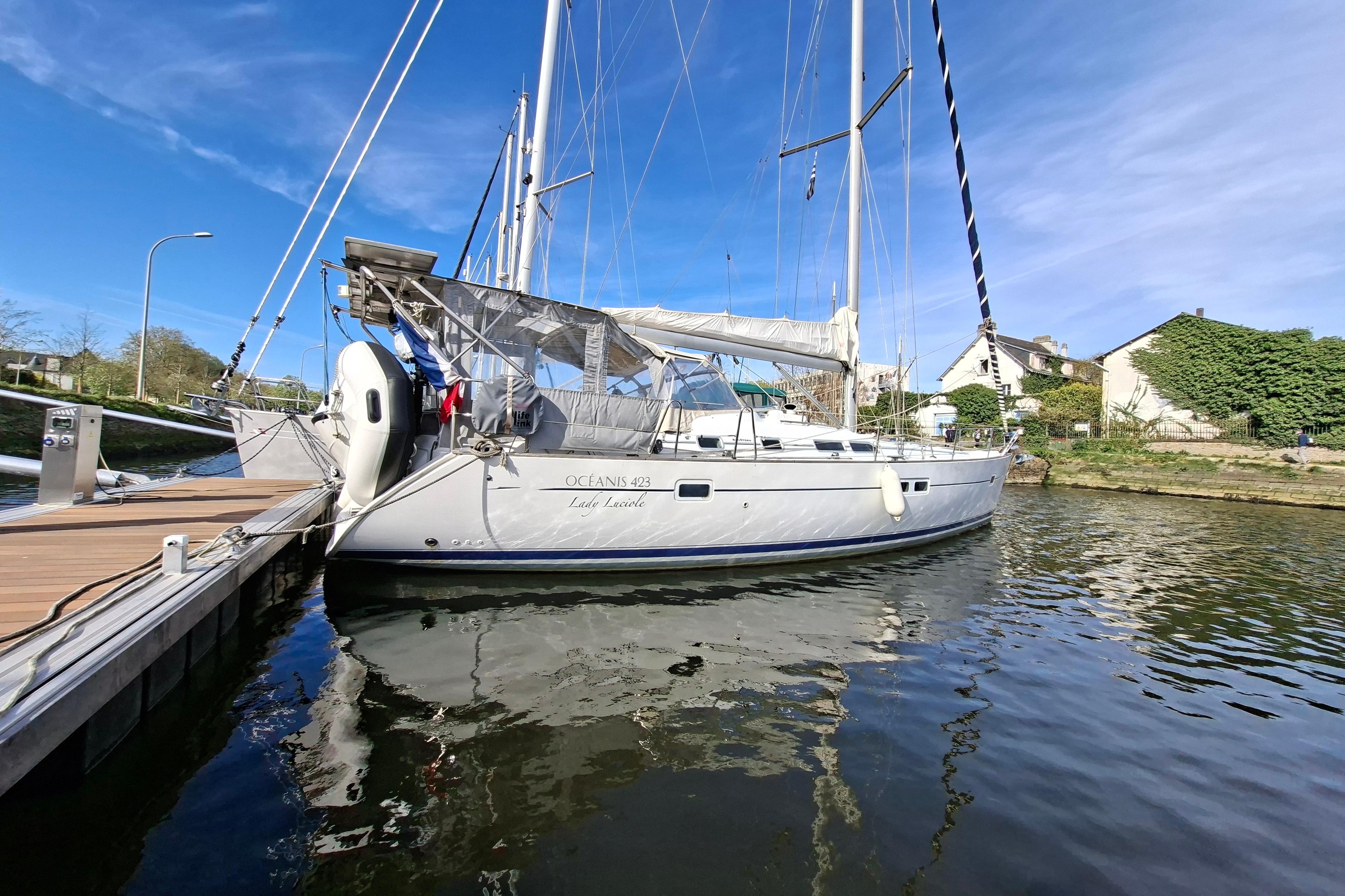 2003 Beneteau Oceanis Clipper 423 for sale in Arzon, Morbihan, France