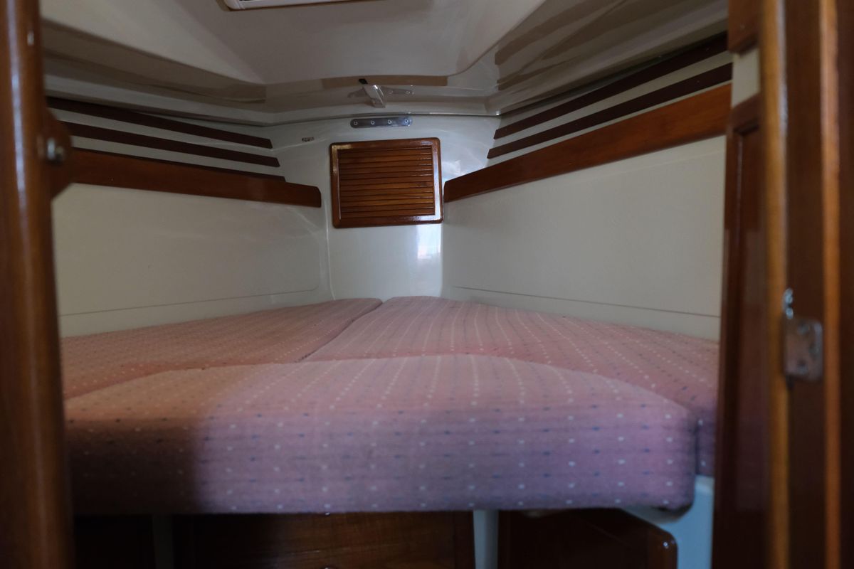 1988 Mirage Yachts 35