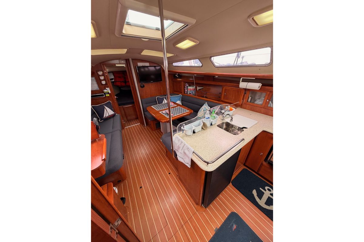 2009 Hunter 38