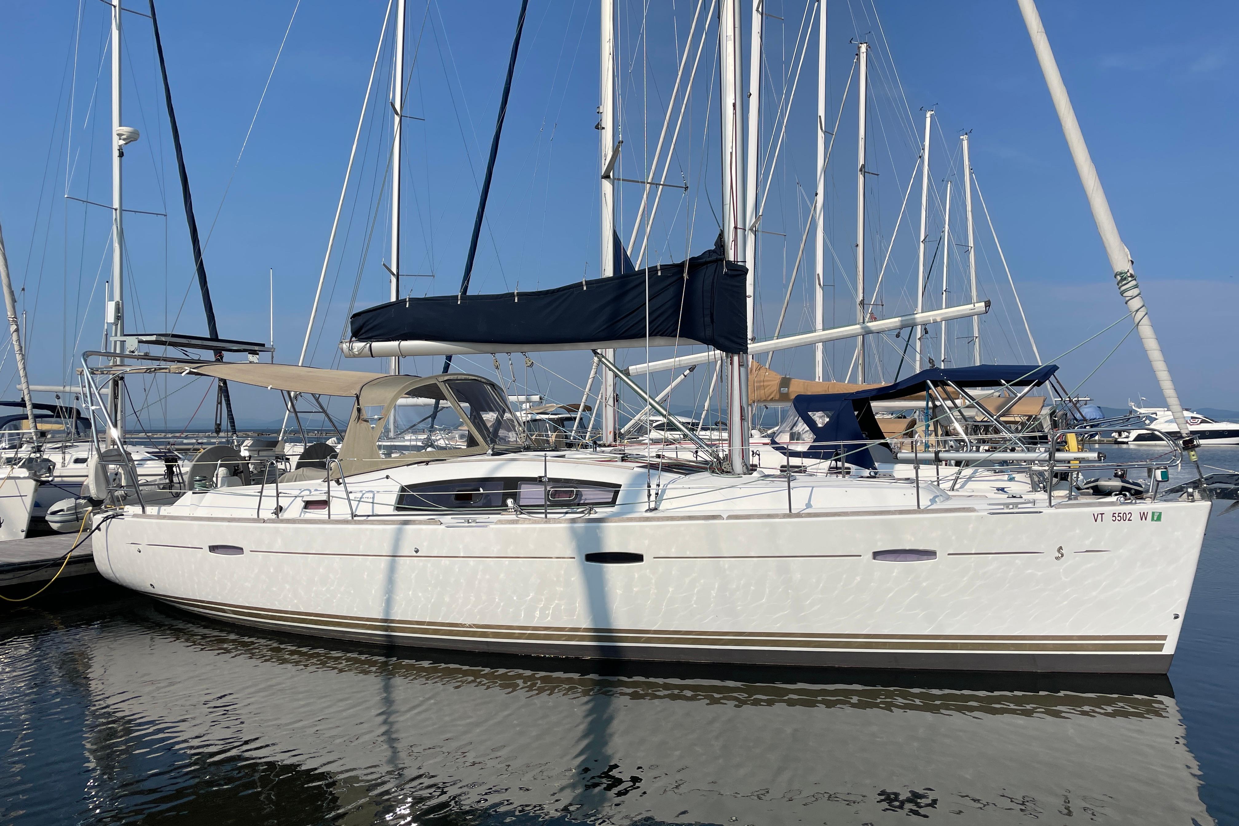 2010 Beneteau Oceanis 40