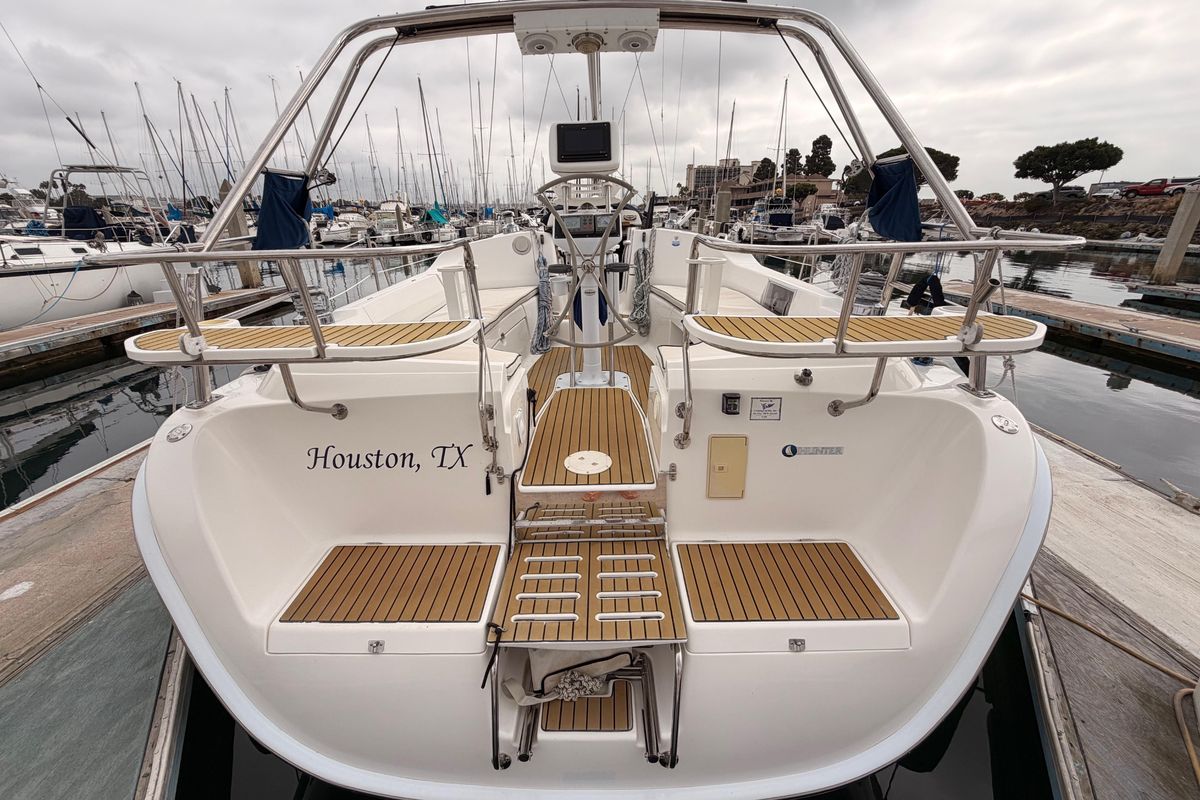 2009 Hunter 38