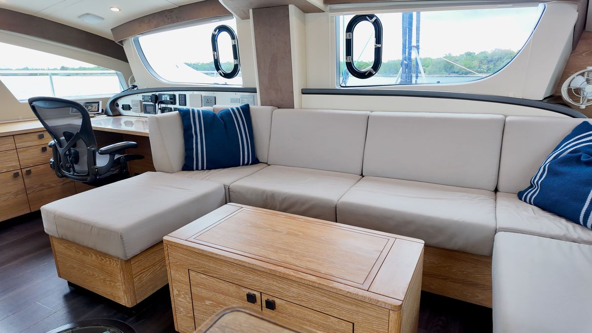 2021 Xquisite Yachts X5 PLUS