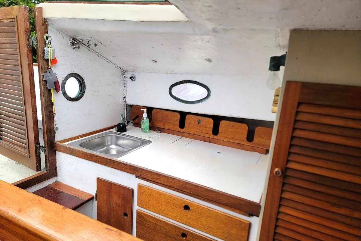 1974 Marshall 22 Catboat