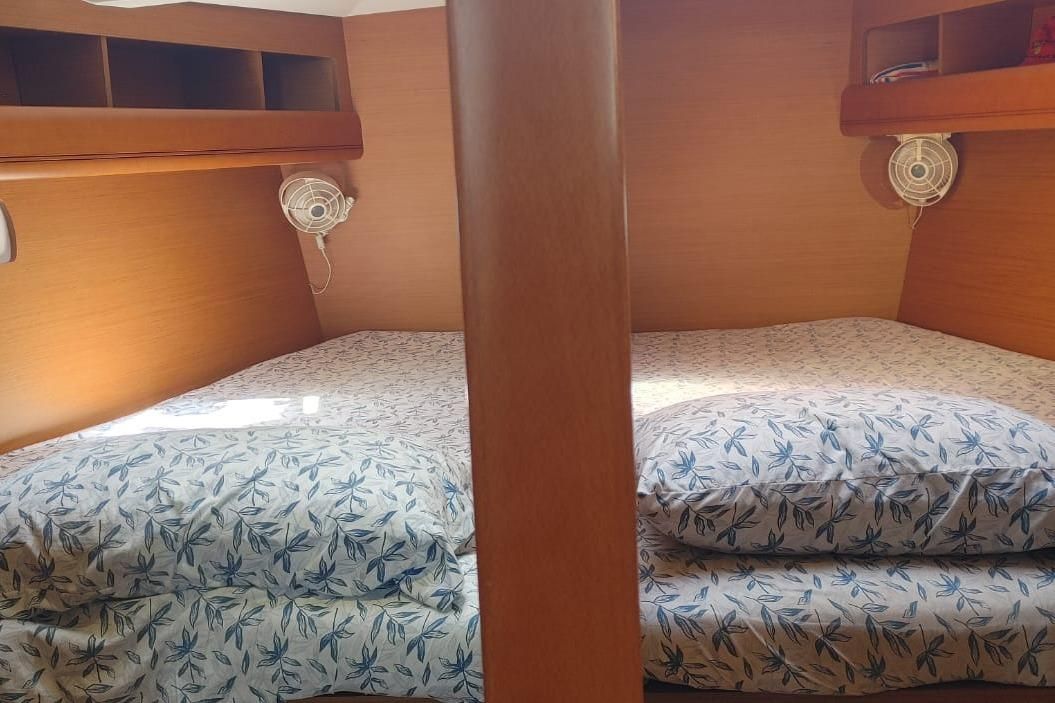 2014 Jeanneau Sun Odyssey 469