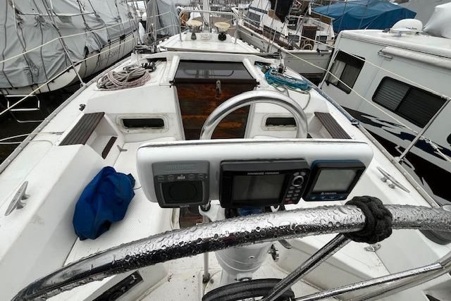 1984 Hunter 34