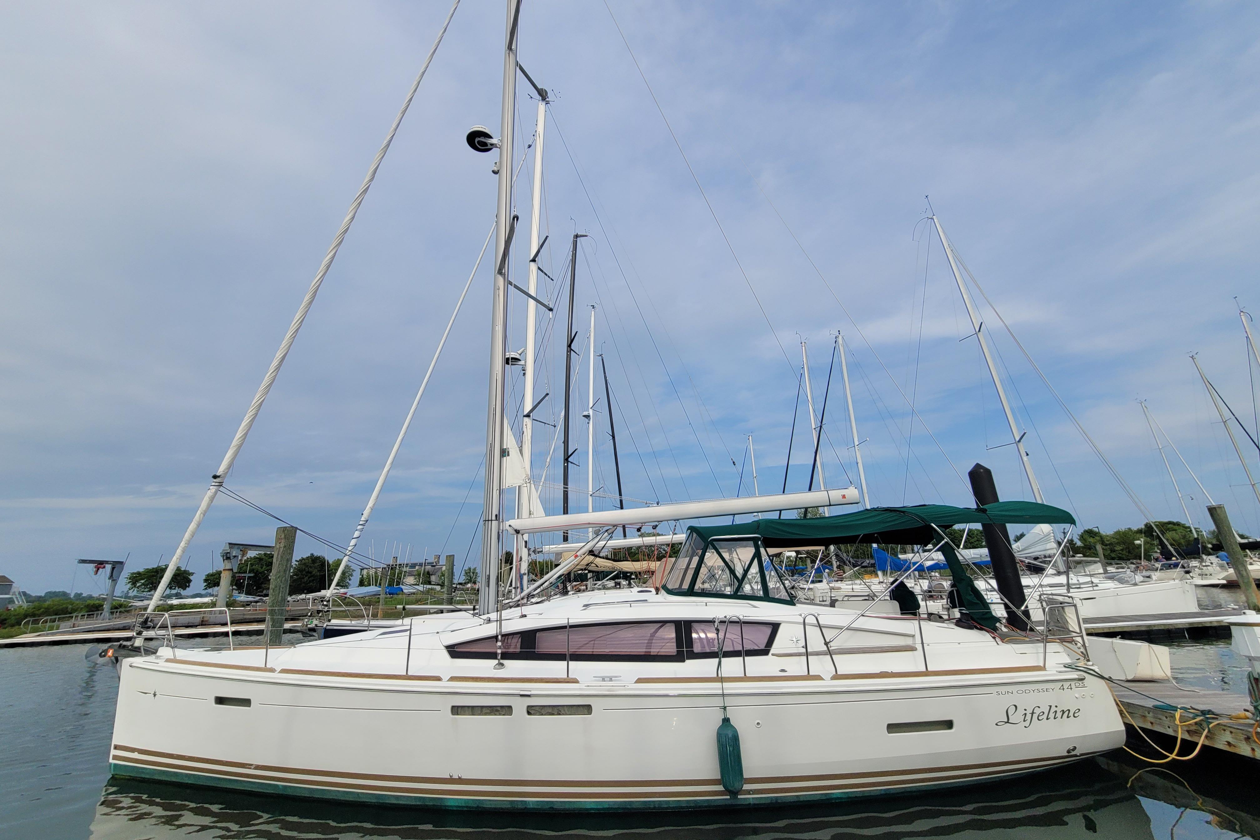 2017 Jeanneau Sun Odyssey 44 DS for sale in Westport, Connecticut
